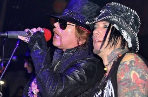 Guns n’ Roses: guitarrista anuncia saída da banda