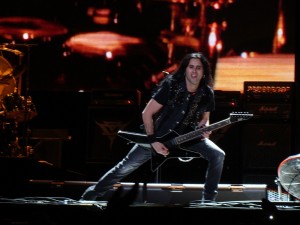 Gus G: assista ao novo videoclipe, “Brand New Revolution”
