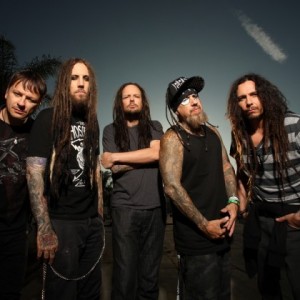 Korn: banda lança versão remix para música de Rihanna