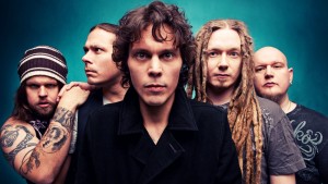 HIM: banda revela novo baterista em show surpresa