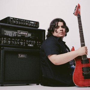 Luis Kalil: primeiro guitarrista brasileiro a se apresentar no EMGtv nos EUA