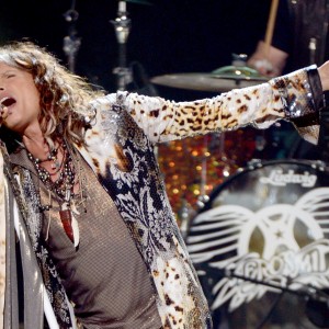 Steven Tyler: assista clipe de ‘Love Is Your Name’, primeiro single da sua carreira solo