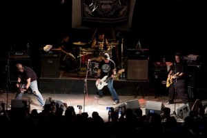 CJ Ramone anuncia datas de nova turnê pela América do Sul