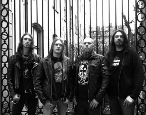 Grave: ouça a nova música “Plain Pine Box”