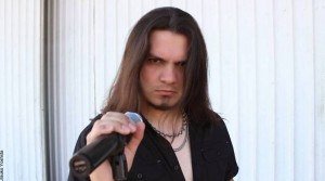 X-Empire: banda anuncia a entrada de Raphael Dantas