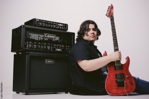 Luís Kalil: playthrough de guitarra da música ‘Keeper Alive’