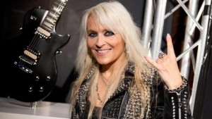 Doro Pesch: vocalista lança novo single em abril