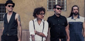Stoneria: Debut álbum conquistando seu espaço!