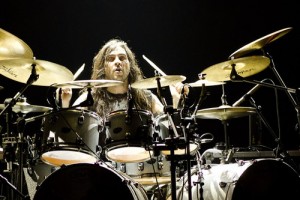 Ricardo Confessori: conheça os músicos que acompanharão o baterista em shows pelo Brasil