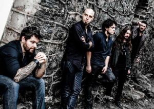 Higher: Gustavo Scaranelo é membro da primeira orquestra rock do Brasil