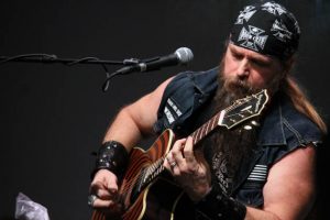 Zakk Wylde revela lado pop e elogia Adele: “ela é definitivamente incrível”