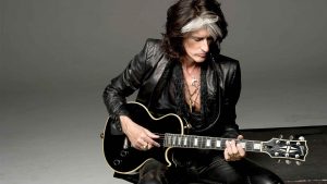 Joe Perry: músico desmaia em apresentação do Hollywood Vampires