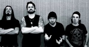 Hell’s Punch: debut álbum lançado pela Cogumelo Records