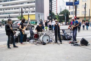 Dudé e a Máfia: divulgado vídeos do show na Avenida Paulista (SP)