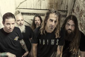 Vocalista do Lamb of God convoca fãs para shows em SP e RJ