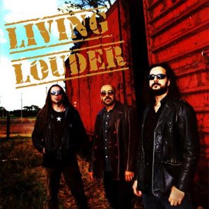 Living Louder: lançada versão digital do seu debut álbum