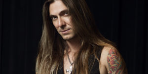 Edu Falaschi: Turnê da “Rebirth Of Shadows” terá show no ABC no mês que vem.