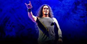 Vitor Rodrigues: renomado vocalista brasileiro está procurando baterista para novo projeto!