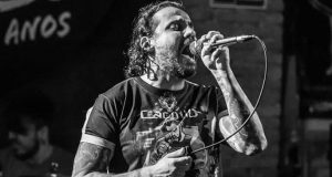 Leandro Caçoilo lança vídeo de cover da música “Eagle Fly Free” do Helloween