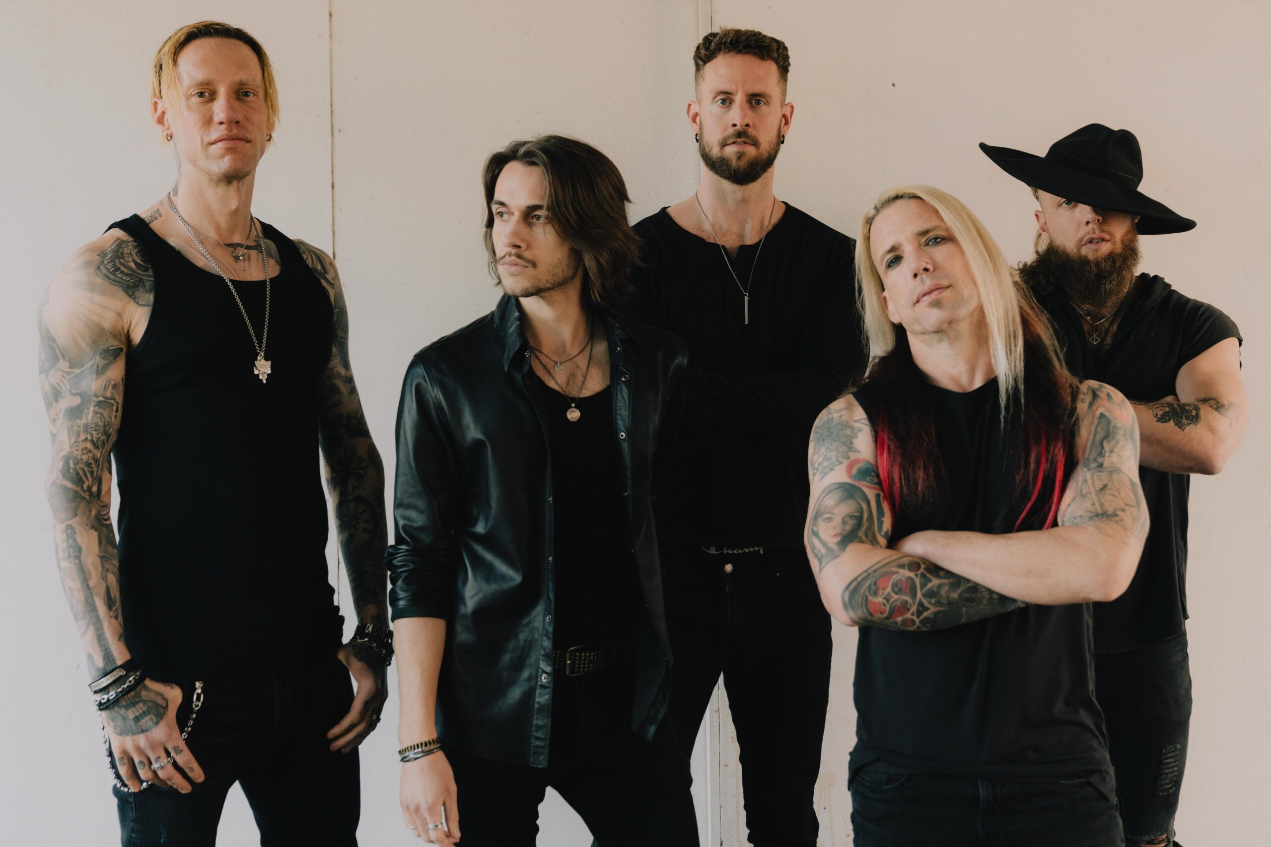 VELVET CHAINS apresenta “How The Story Ends” – uma reflexão brutal sobre perda e reconstrução