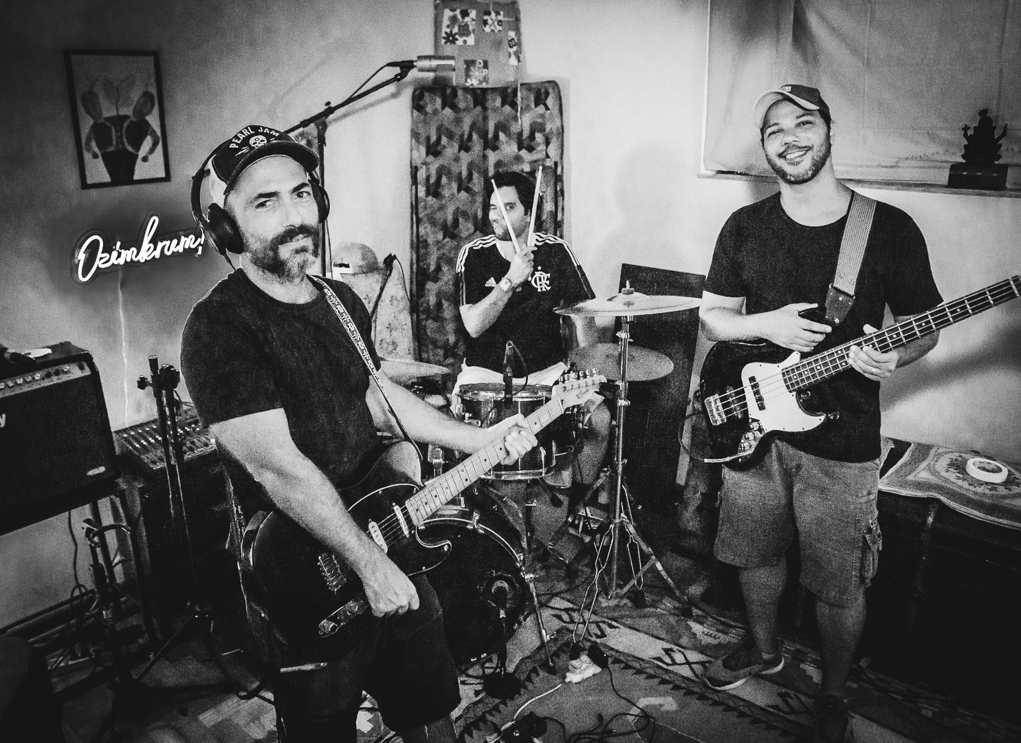 Abrahones lança álbum Central dos Desejos Abrahones lança álbum Central dos Desejos