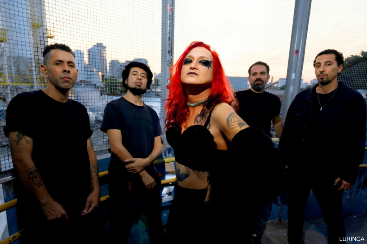 Dance of Days anuncia show surpresa com os três primeiros álbuns para fechar o ano