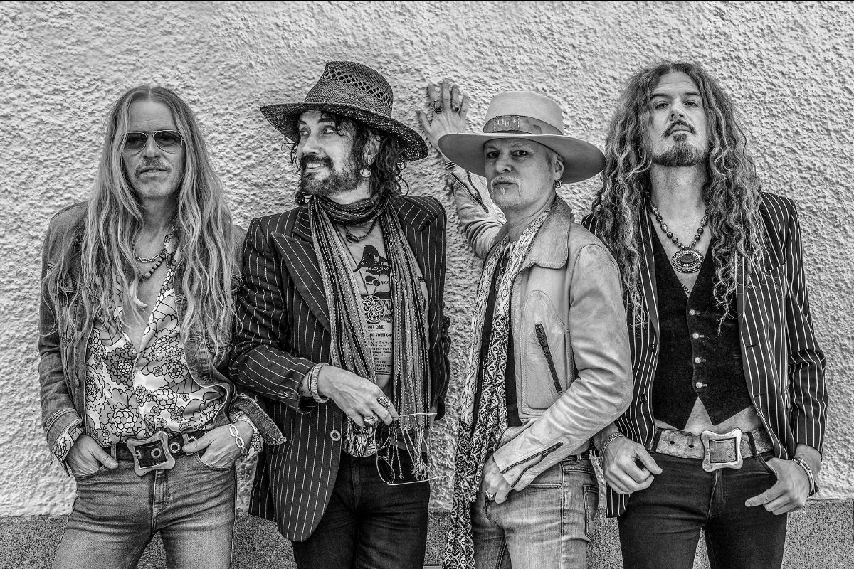 ELECTRIC BOYS lança novo EP “Shady Side Of Town”