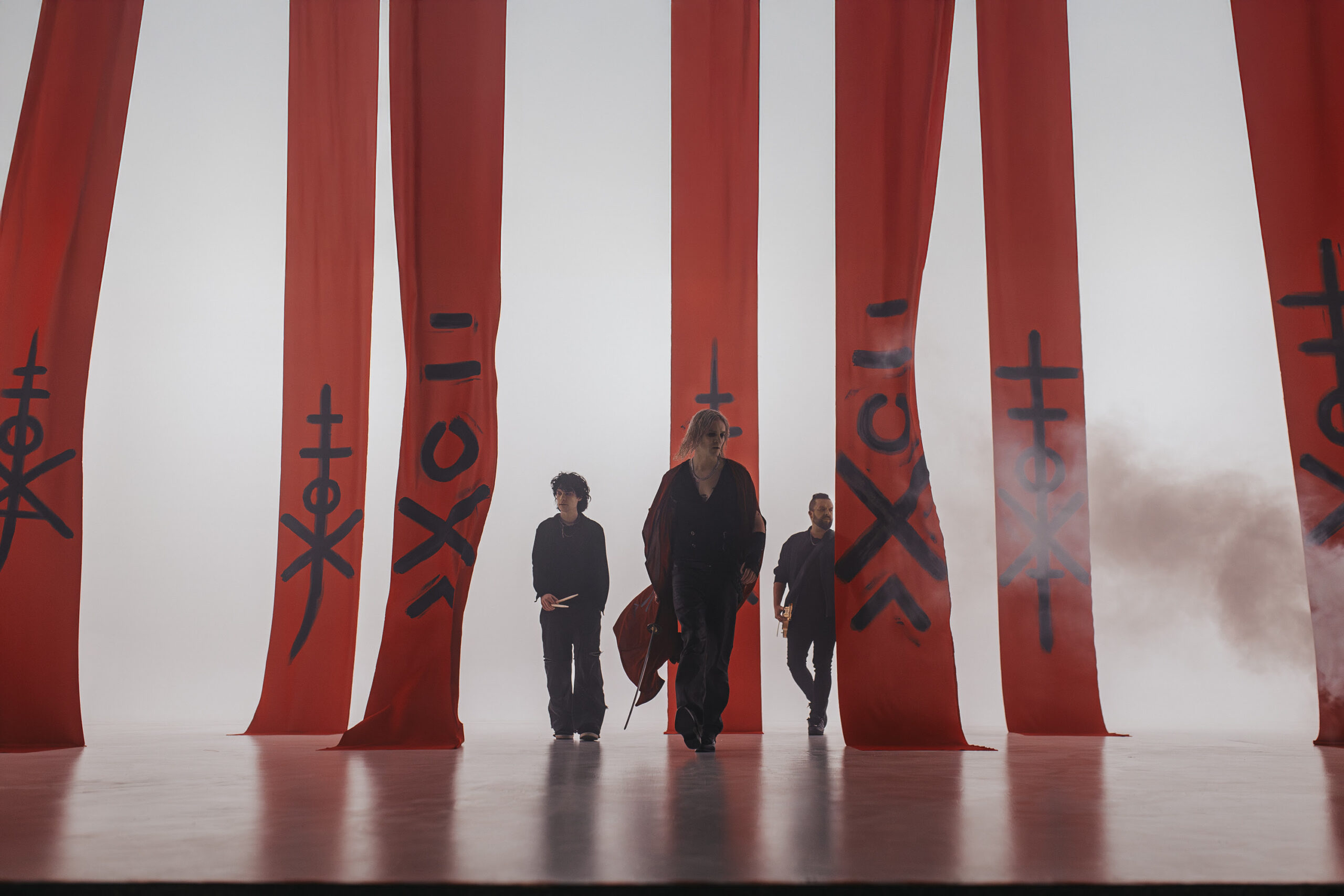 HOKKA lança novo single/videoclipe ‘Death By Cupid’s Arrow’ 