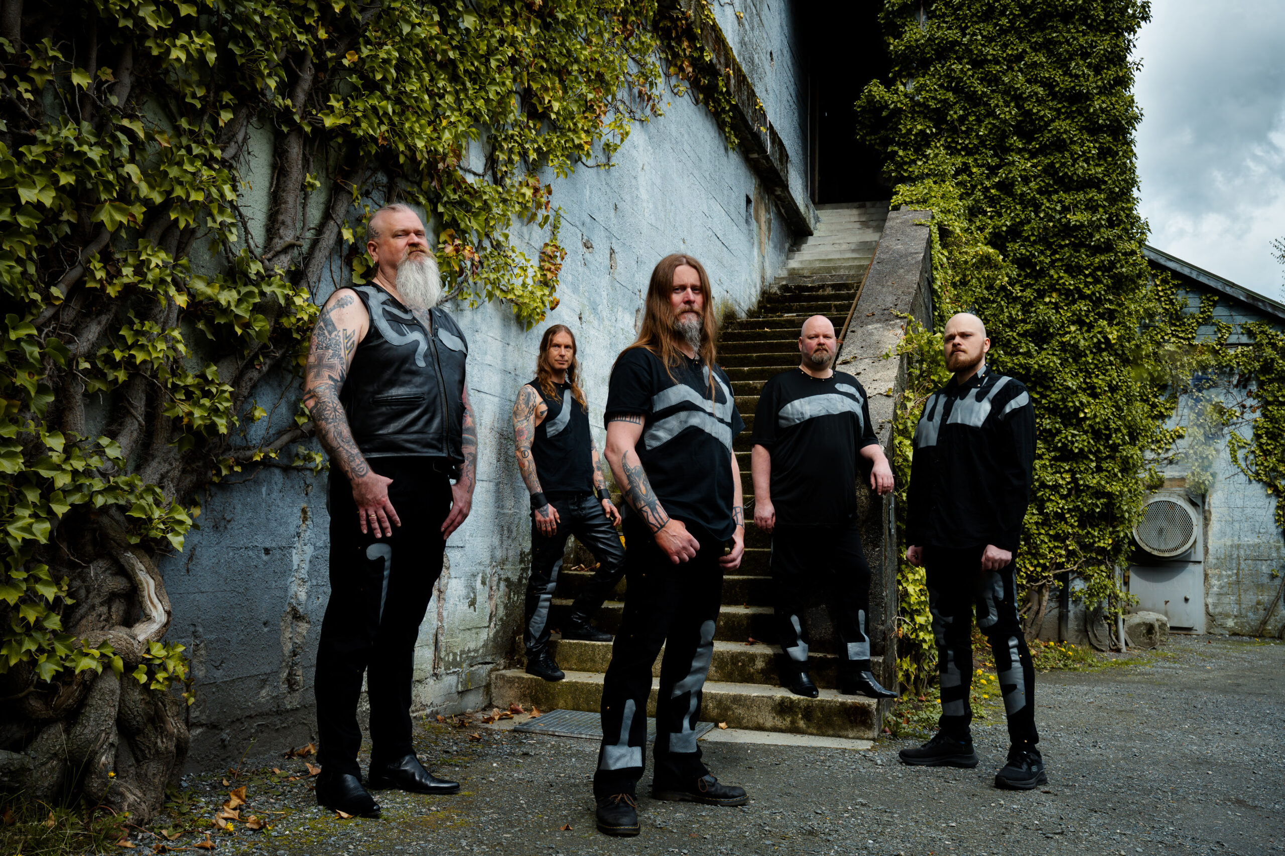 ENSLAVED lança novo single/videoclipe colaborativo ‘Spirit Helper feat.Kevin Kicking Woman’