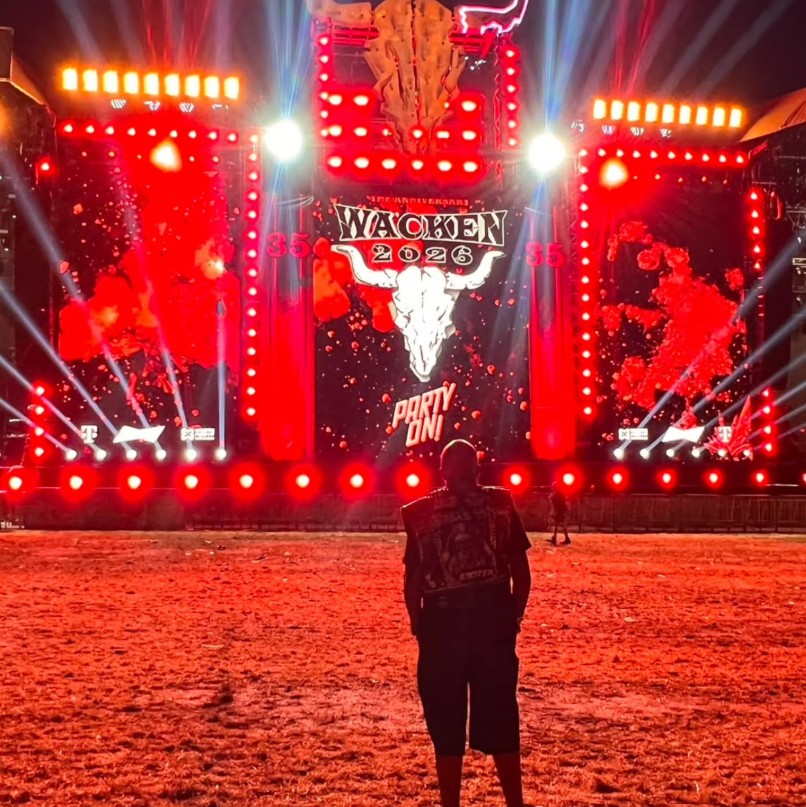 Conheça a história da brasileira Ana Paula, que foi ao Wacken 2026 graças a uma vaquinha mundial