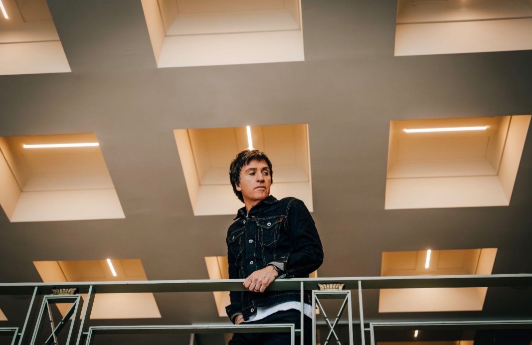 Johnny Marr lança o seu quinto álbum de estúdio, ‘The Age Of Everything’